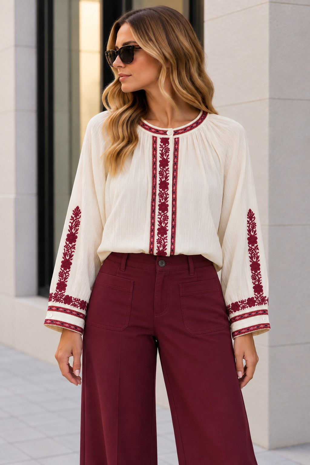 Blusa bordada MDM crudo y burdeos - frontal