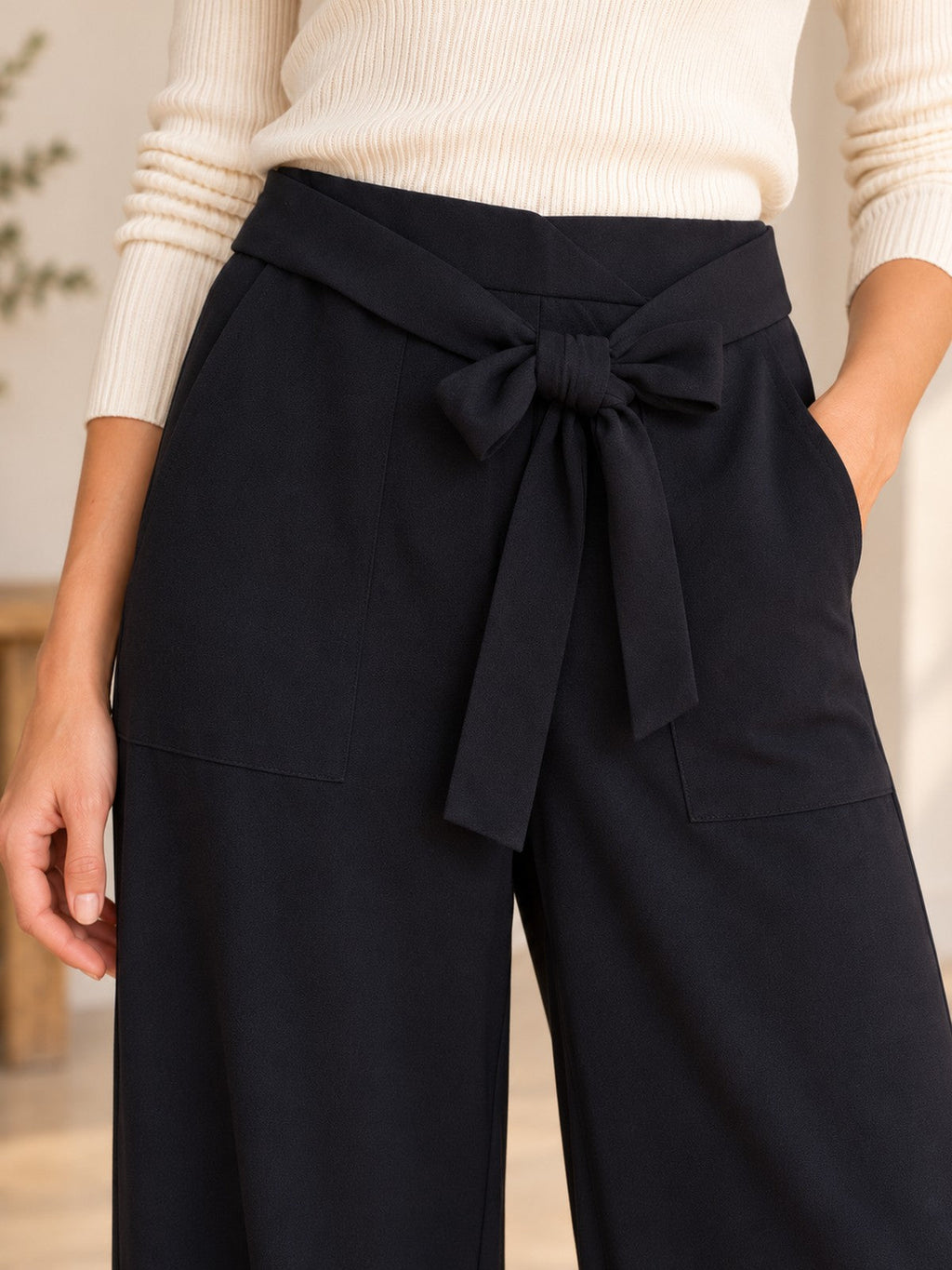 Pantalón Johnson oscuro con lazada detalle 1200 × 1600
