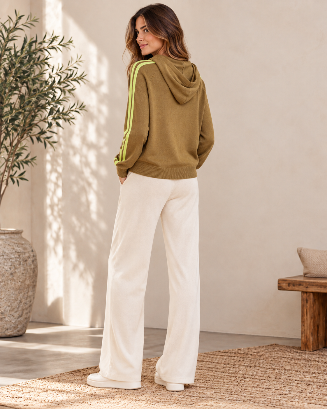 Sudadera MDM camel con detalles lima - espalda